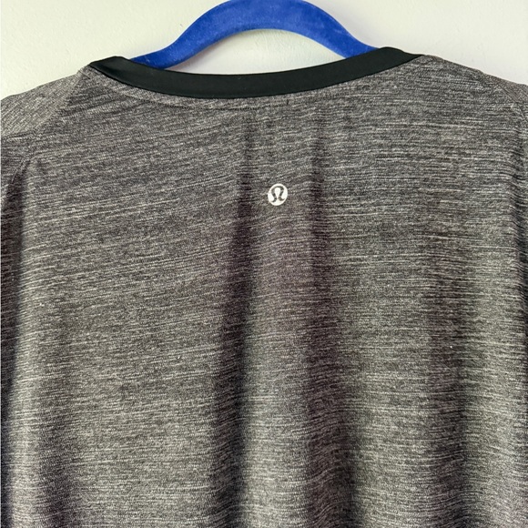 lululemon Men’s Gray Short Sleeve Tee - Picture 1 of 7